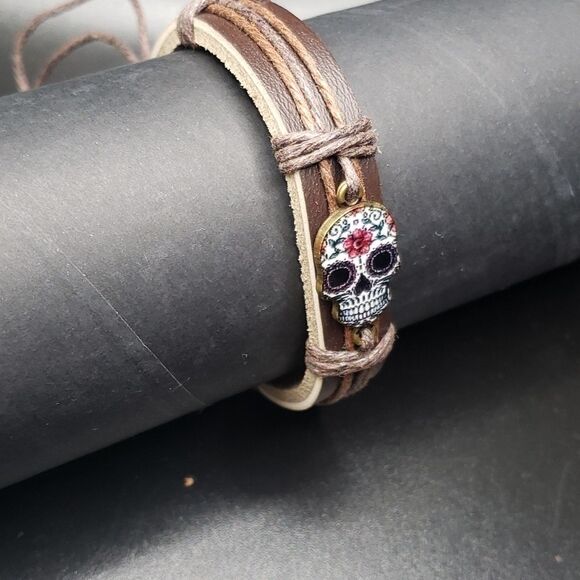 Dia de los Muertos Sugar skull Brown leather adjustable bracelet - Picture 2 of 3